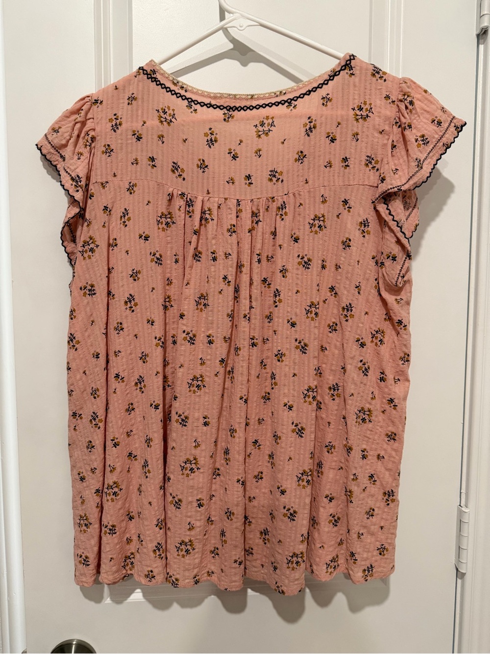 Easel Blush Floral Boho Tassel Top — Size Medium - Picture 5 of 5